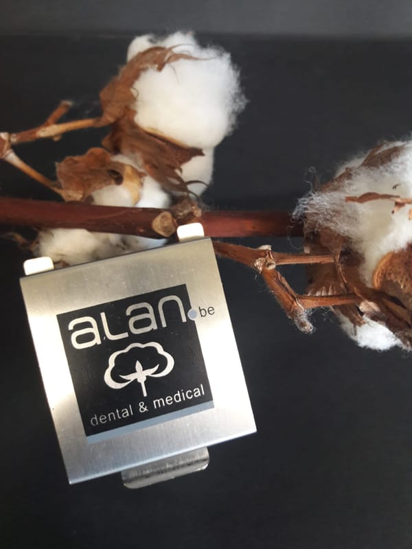 Alan Personalisierter Pellets-Spender – Kunststoff