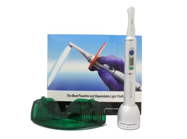 FUSION PBM – DentLight kabelloses Hochleistungs-Kaltlaser-Therapiegerät