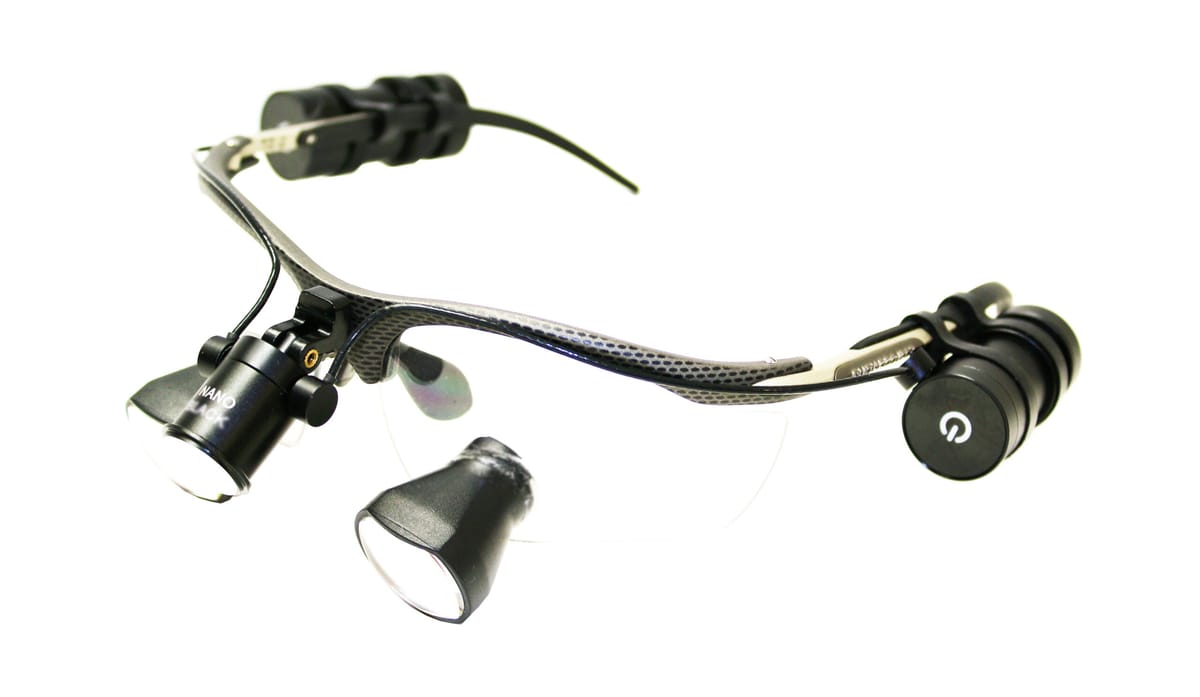 Nano Freedom Lupenlicht – DentLight Inc., Lupenbrillen und Mikroskope