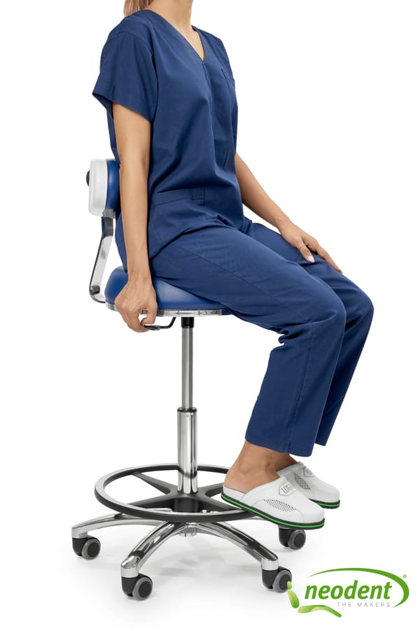 Der Triton Dentalhocker