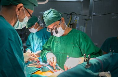 Surgical drapes – Four D Rubber Co Ltd., OP-Kleidung