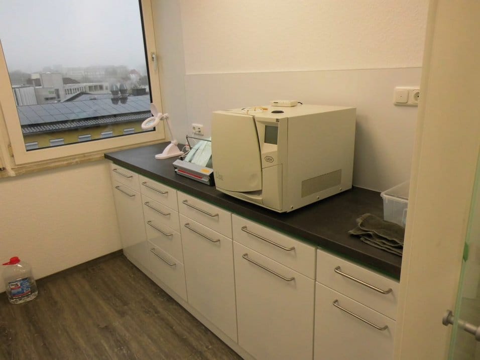 Sterilisationsmöbel – Le-iS Stahlmöbel GmbH, Einrichtungsgegenstände und -Zubehör
