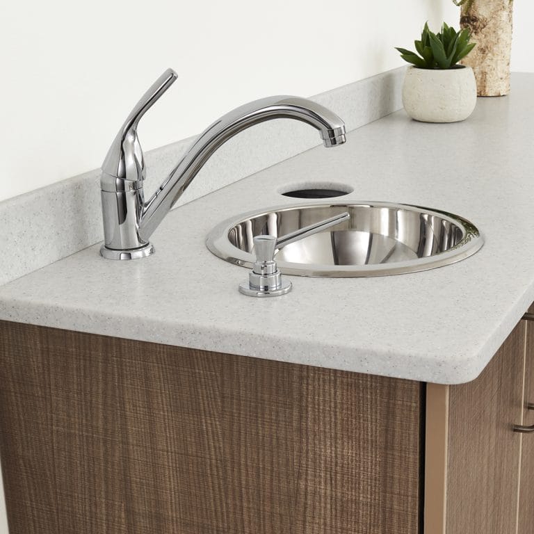 K-Series Faucet – Belmont, Einrichtungsgegenstände und -Zubehör
