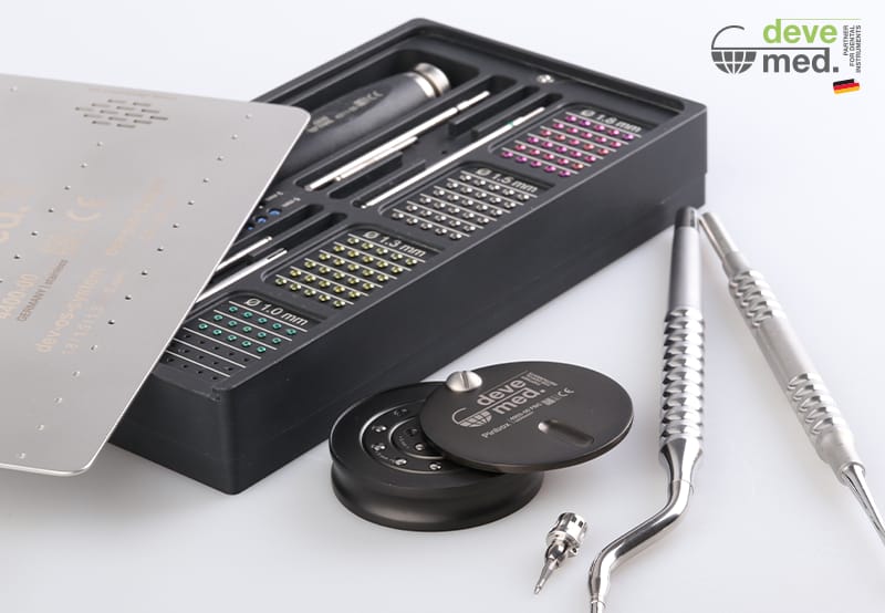 devemed dev-os-system – Devemed GmbH, Fixierung (Pins, Schrauben)