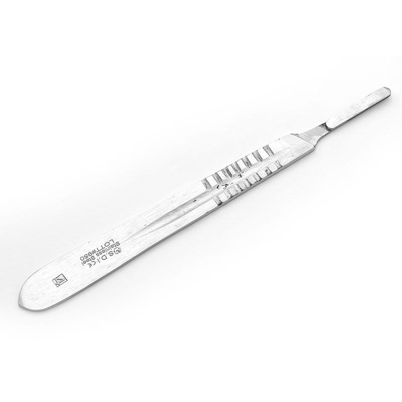 Precision Control: Scalpel Handle No.4 for Surgical Maneuvers – Absolute Sport Srl Skeema Dental Italia, Skalpelle und Zubehör