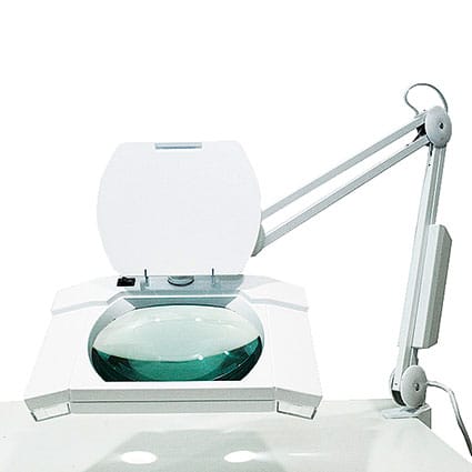 IP Magnifier Lamp – IP Dental Division GmbH, Lupenbrillen und Mikroskope
