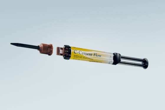 C-Cement Flow – Leichtfließender, licht- und chemisch-härtender Kompositzement