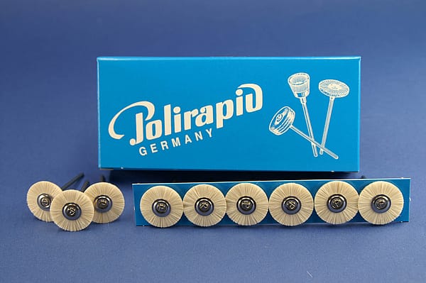 Miniaturbürsten mit Handstück, Ziegenhaar weiß, Ø 21 mm, 112/21 mm H, 12 Stück MBH 12 300 – POLIRAPID – DR. MONTEMERLO GMBH & CO KG, Polierbürsten, Schwabbeln