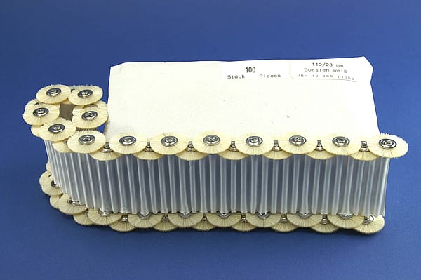 Miniaturbürsten mit Handstück, Borste weiß, Ø 23 mm, 110/23 mm H, 100 Stück MBH 10 409 – POLIRAPID – DR. MONTEMERLO GMBH & CO KG, Polierbürsten, Schwabbeln