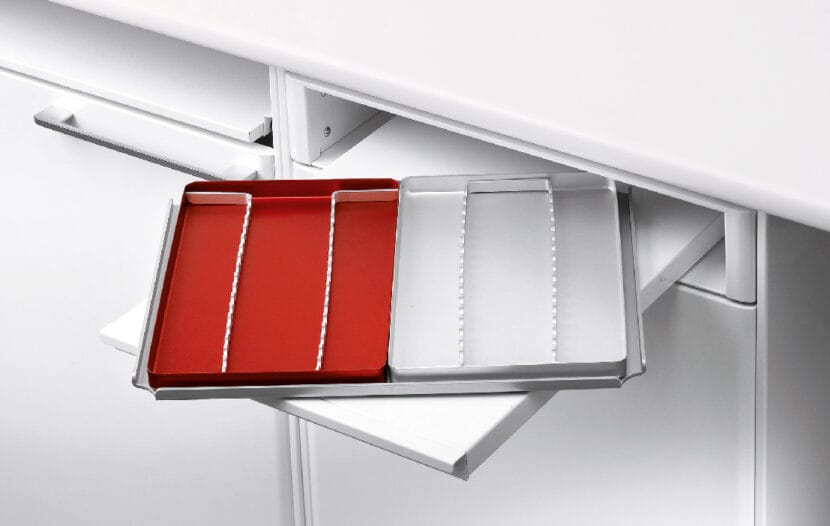 Tirette extractible avec support pivotant pour 2 trays standards – Rossicaws SRL, Trays, Sterilcontainer und Zubehör