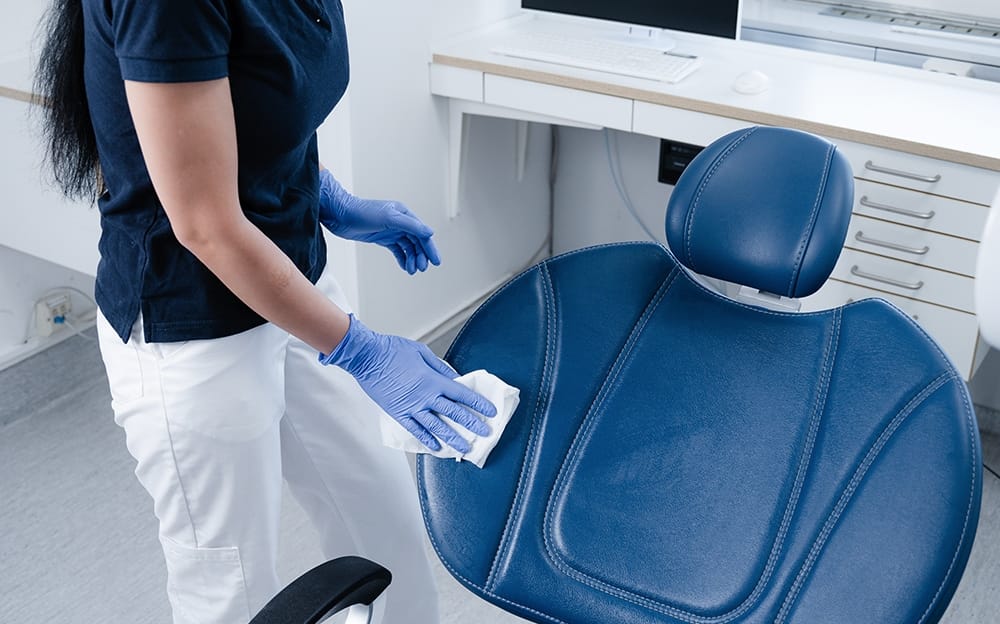ViroSurf Zero Wipe dental chair – Topdental Products Ltd., Flächendesinfektion